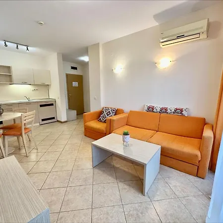 Апартаменты Menada Royal Sun